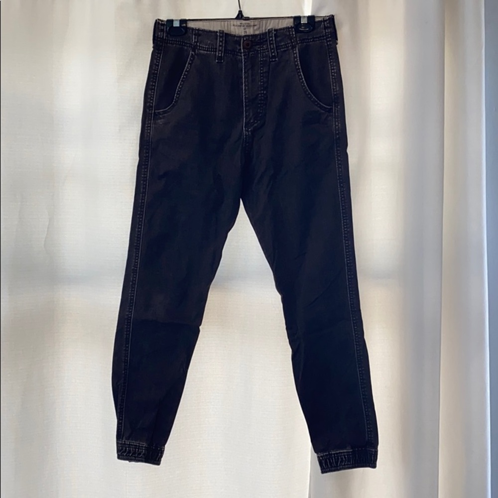 Hollister flex comfort jogger pants in brown print